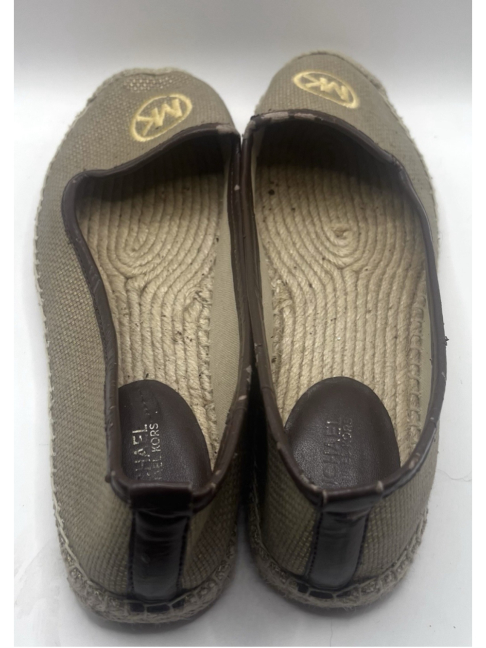 Michael Kors Hastings Espadrille Flats Womens 8 Brown Tan Canvas Gold Logo Shoes - Picture 3 of 9